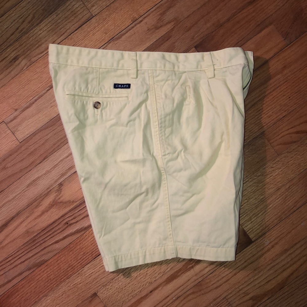 Men’s yellow chino shorts